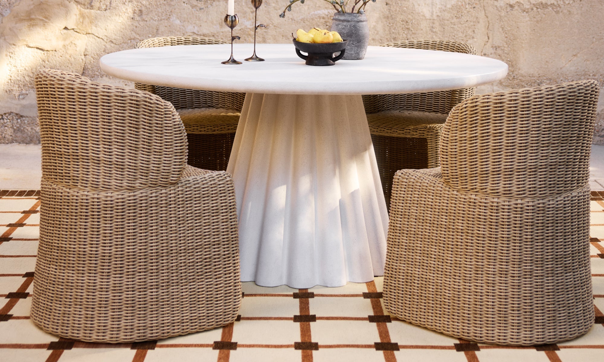 Charming Outdoor Dining Space Inspiration