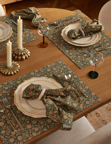 #color::clover-and-flamingo #style::napkin--set-of-4
