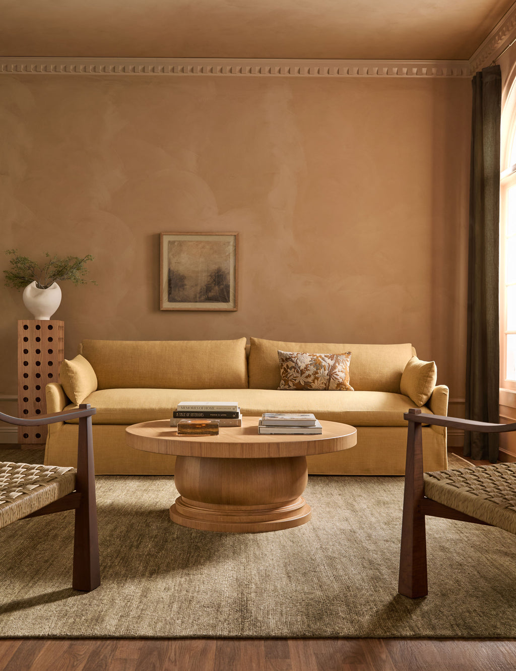 Dael Round Coffee Table
