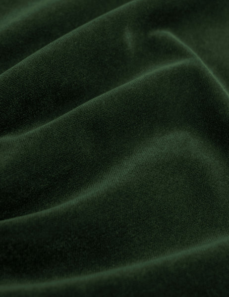 #color::emerald-velvet #size::twin #size::full #size::queen #size::king #size::cal-king | The Emerald Velvet fabric on the Deva platform bed