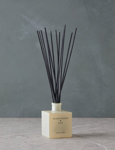 #color::cream #style::reed-diffuser #scent::black-orchid-&-lily