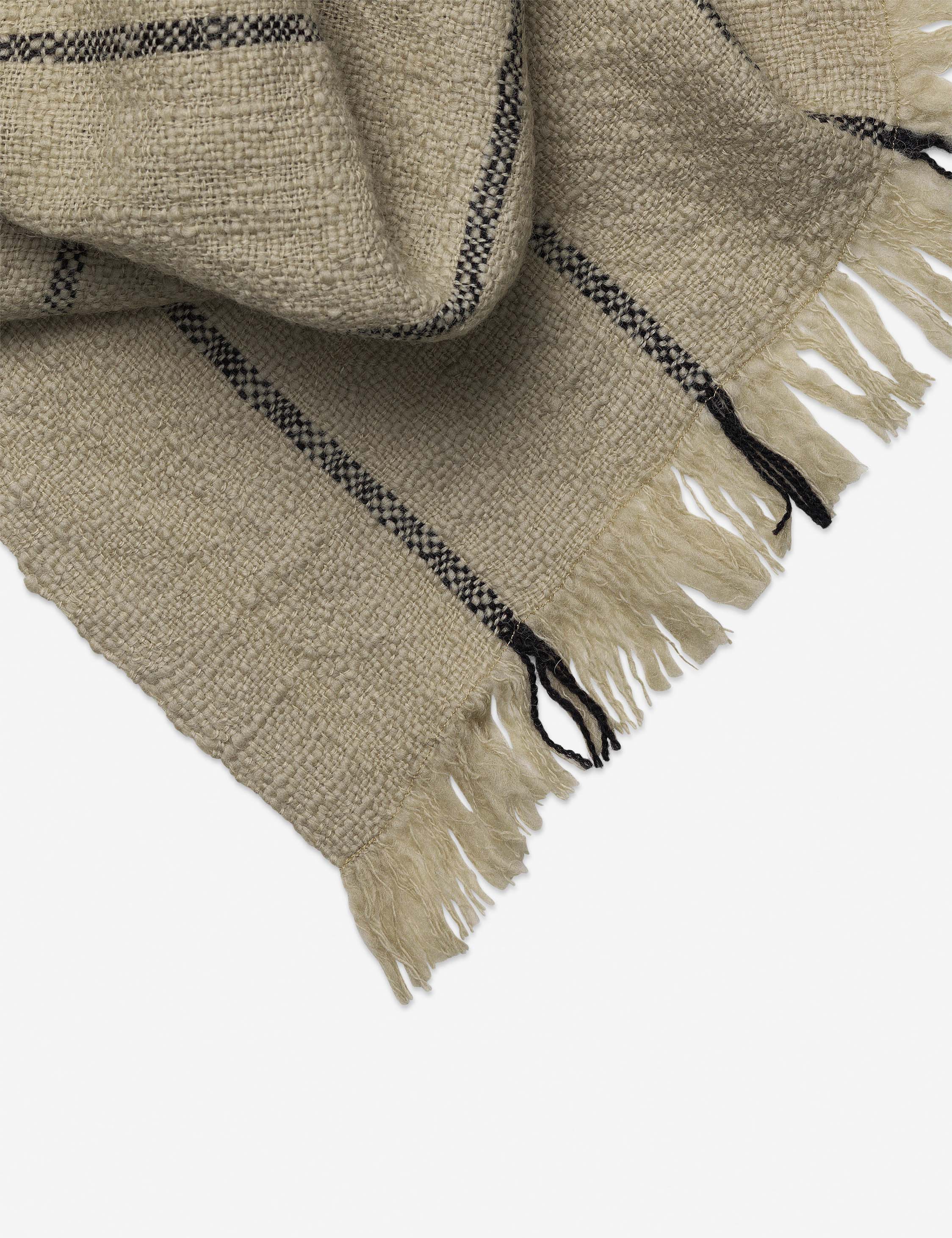 Calm Throw - Thumbnail 3