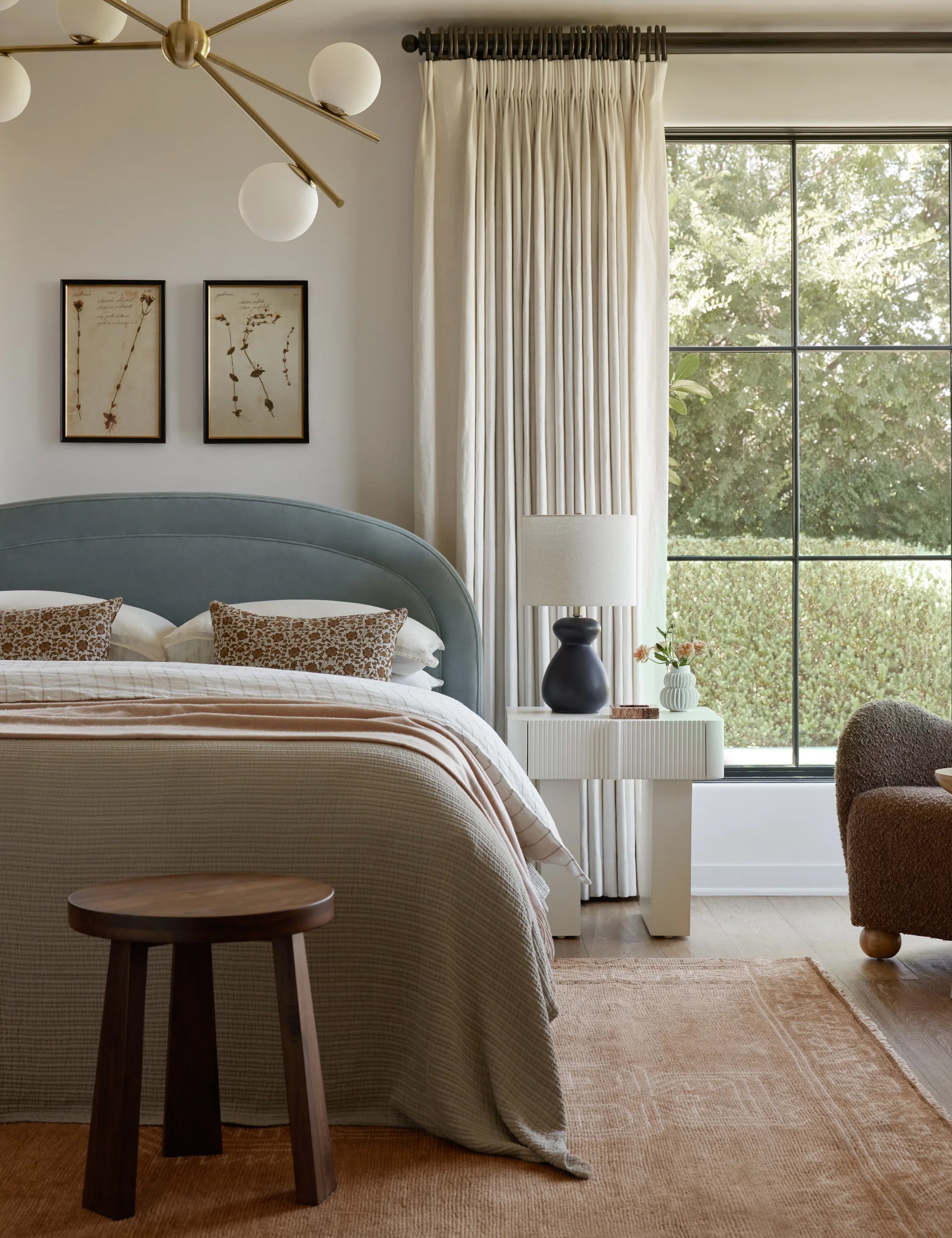 Newbery Platform Bed - Thumbnail 5