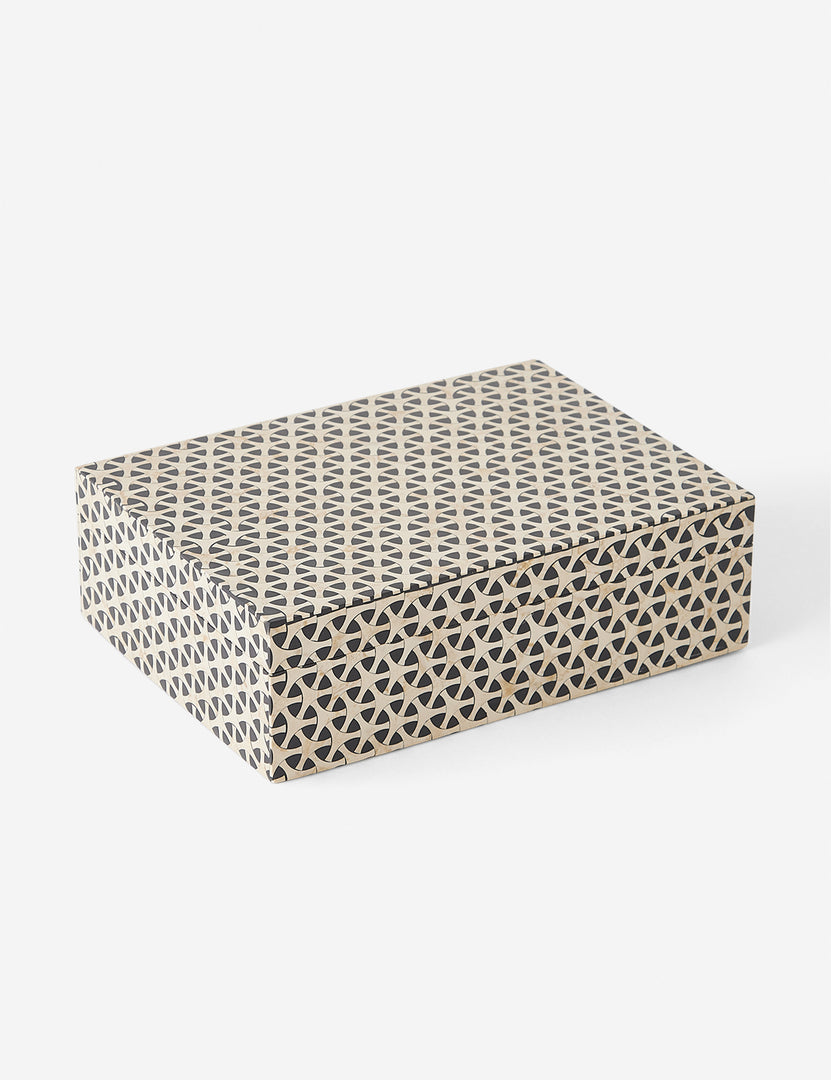 #size::large | Gerzon geometric design resin decorative box.