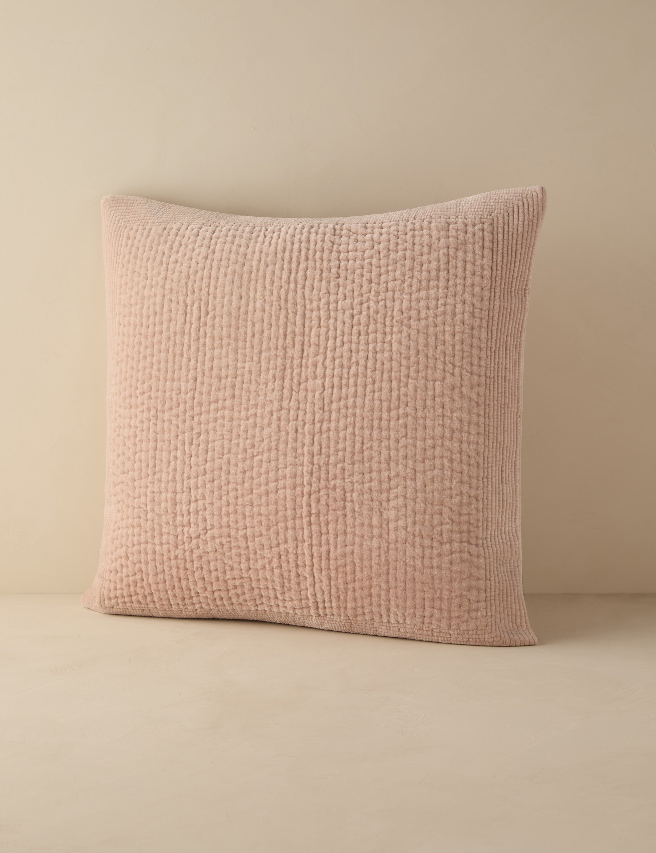 #color::blush #size::euro