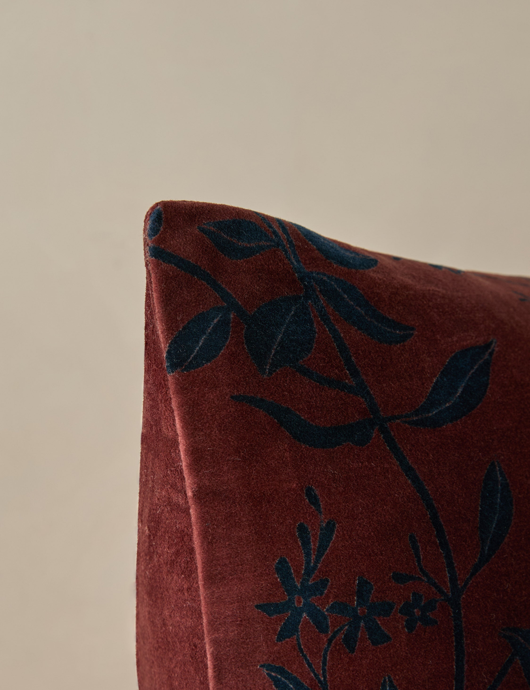 Carmine Velvet Pillow - Thumbnail 4