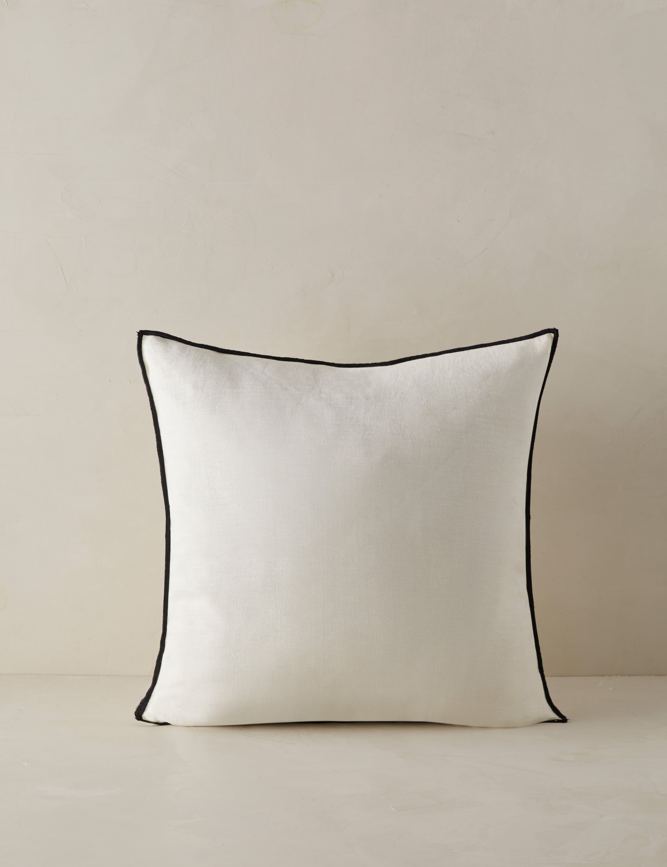 #color::ivory-and-black #style::square