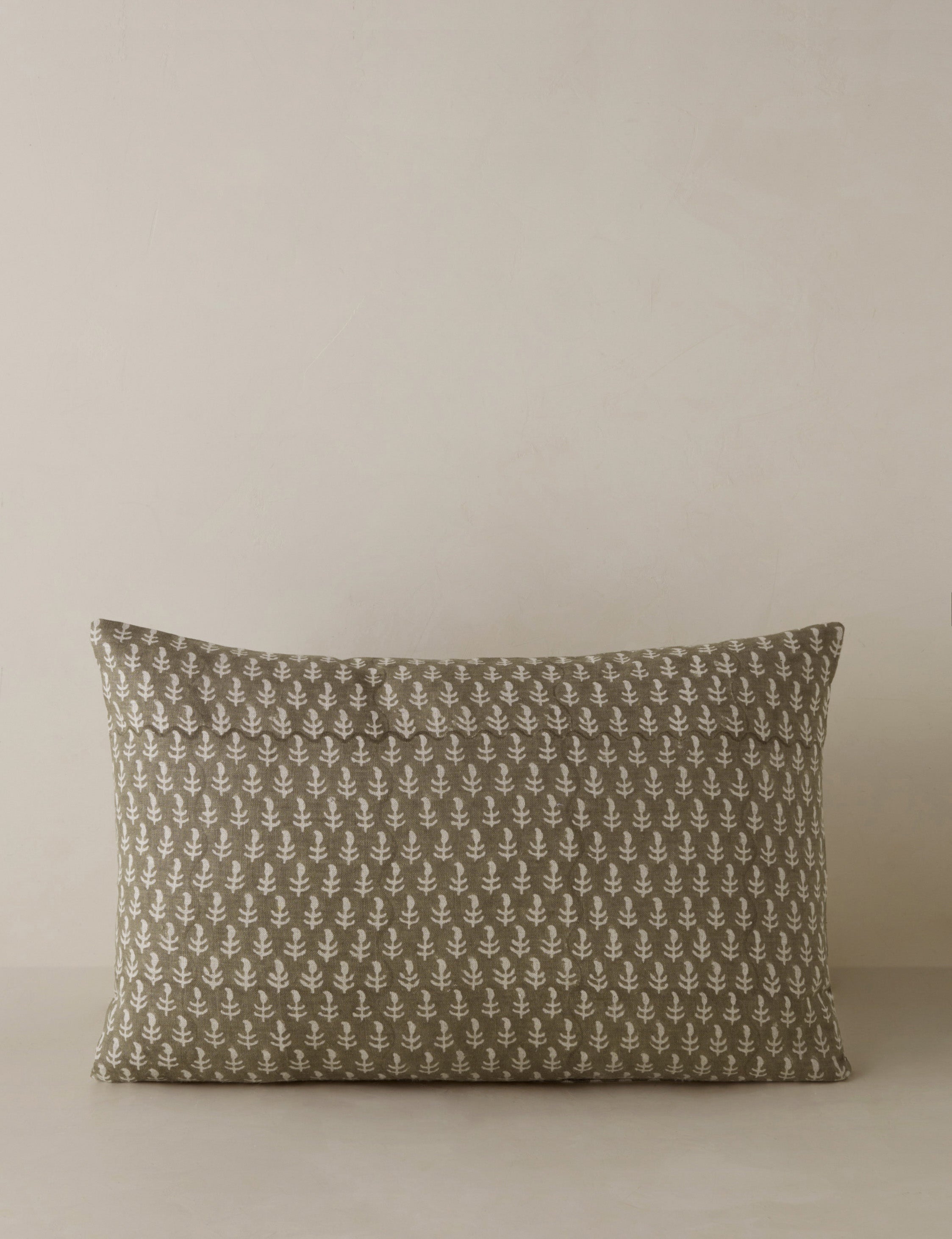 #color:taupe #style::lumbar