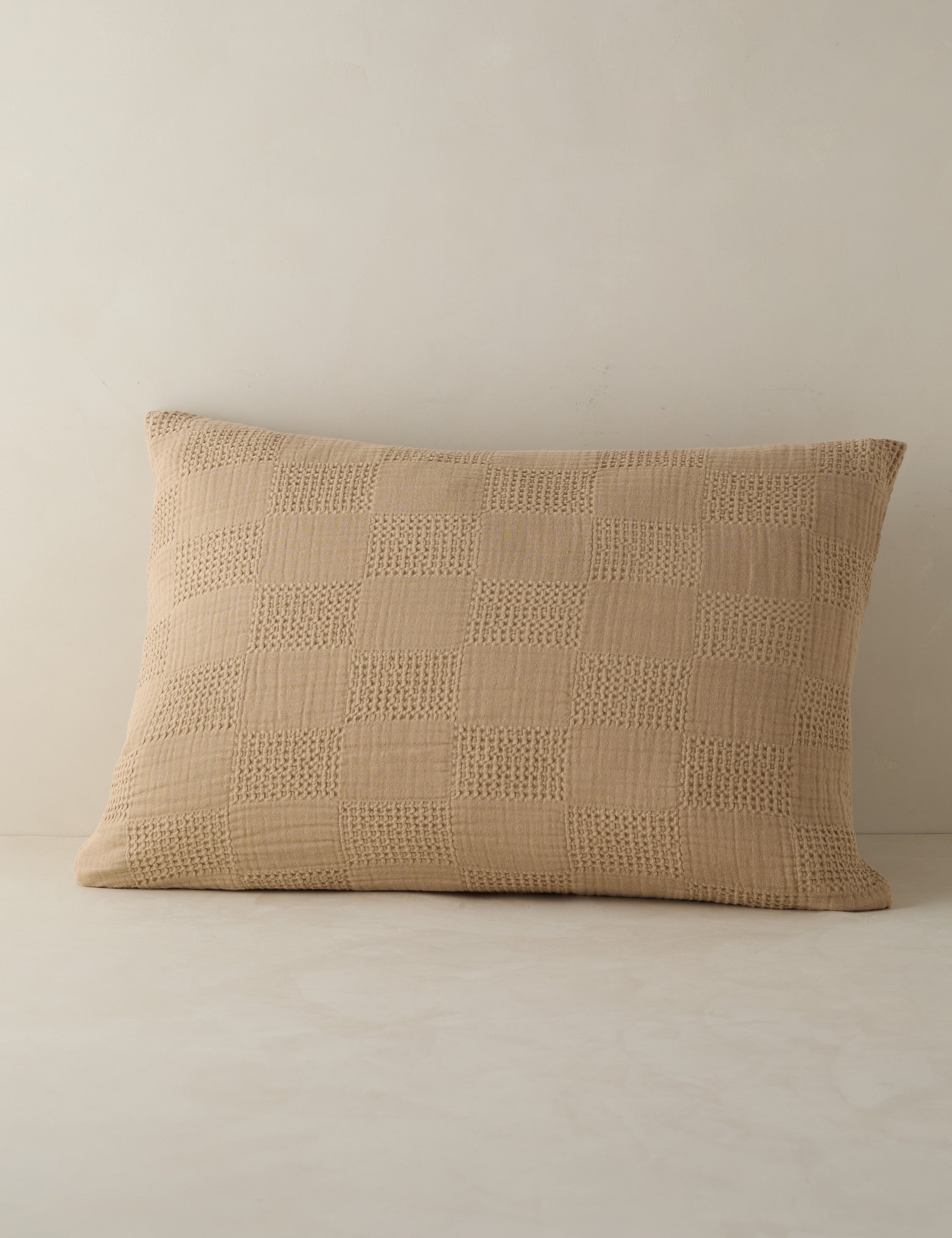 #color::taupe #size::standard