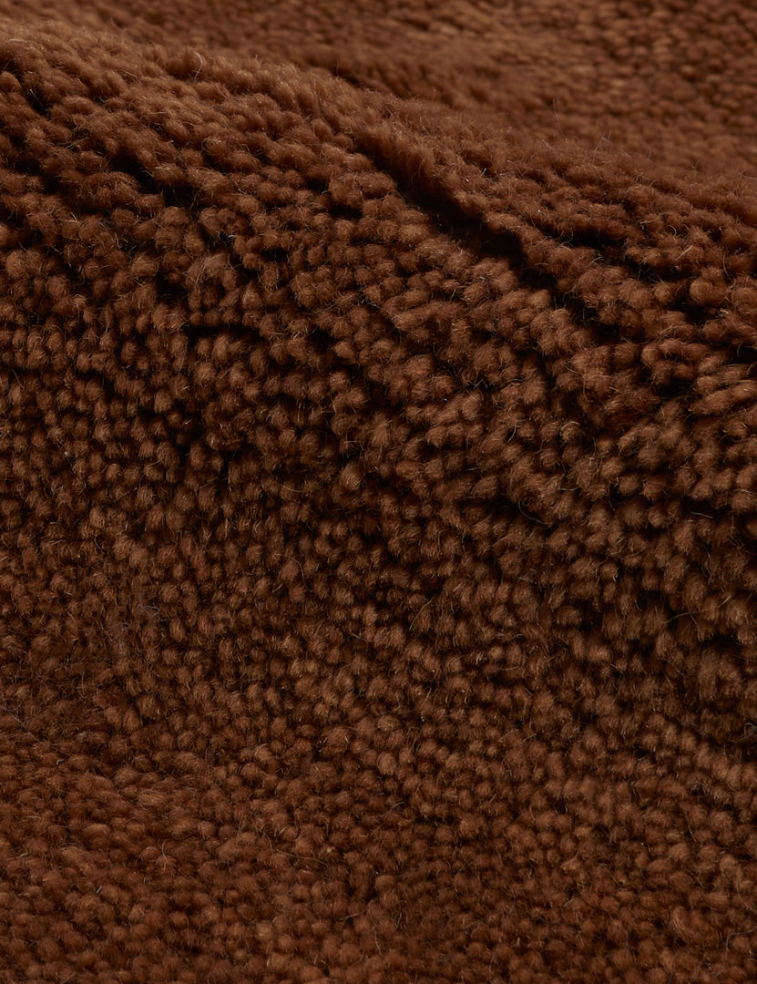 #size::6--x-9- #size::8--x-10- #size::9--x-12- #size::10--x-14- #size::12--x-15- | Close up of the pile of the Koukero irregular shaped fringe wool area rug