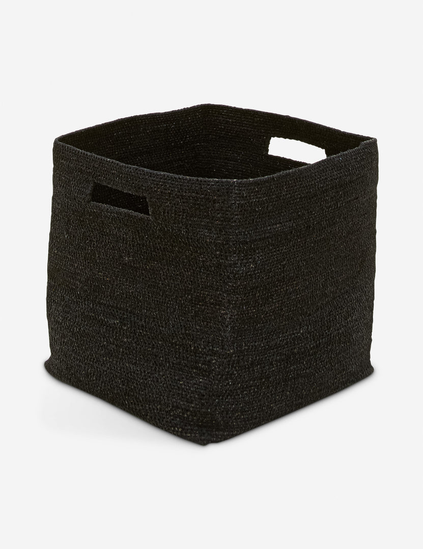 #color::black #style::square