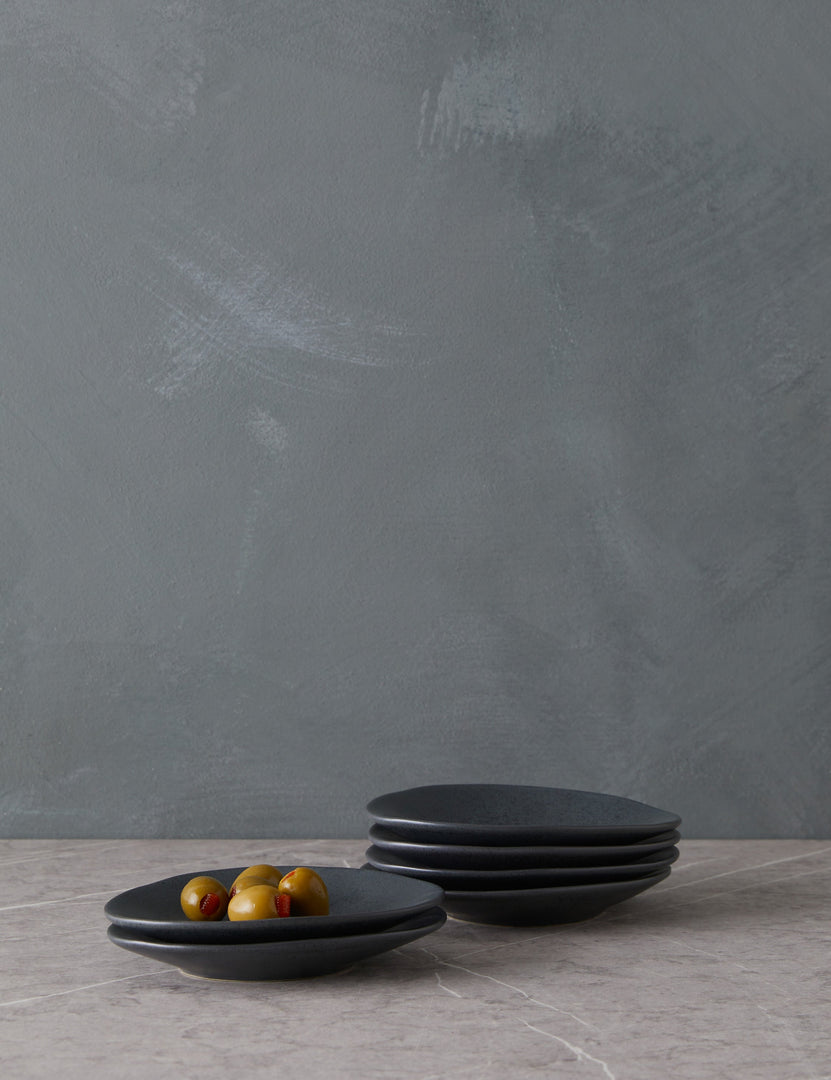 #color::black #style::oval-plates--set-of-6