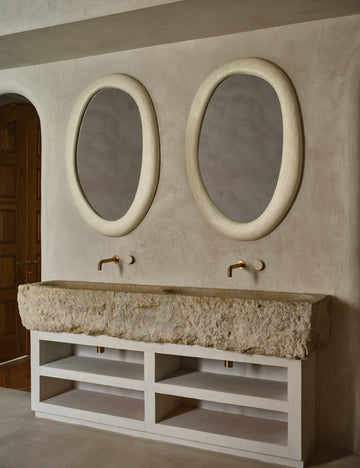 #color::ivory