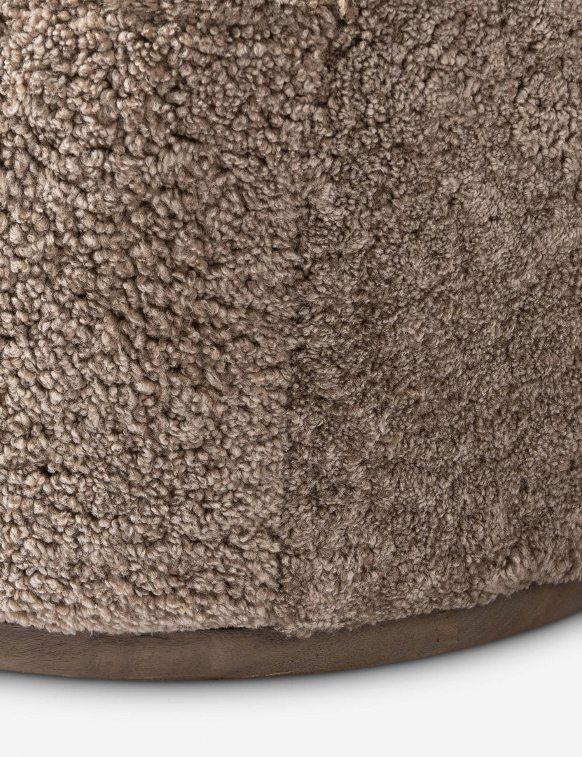 #color::taupe-shearling