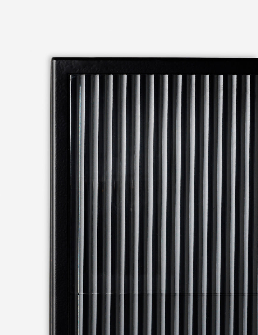 #color::black #size::small