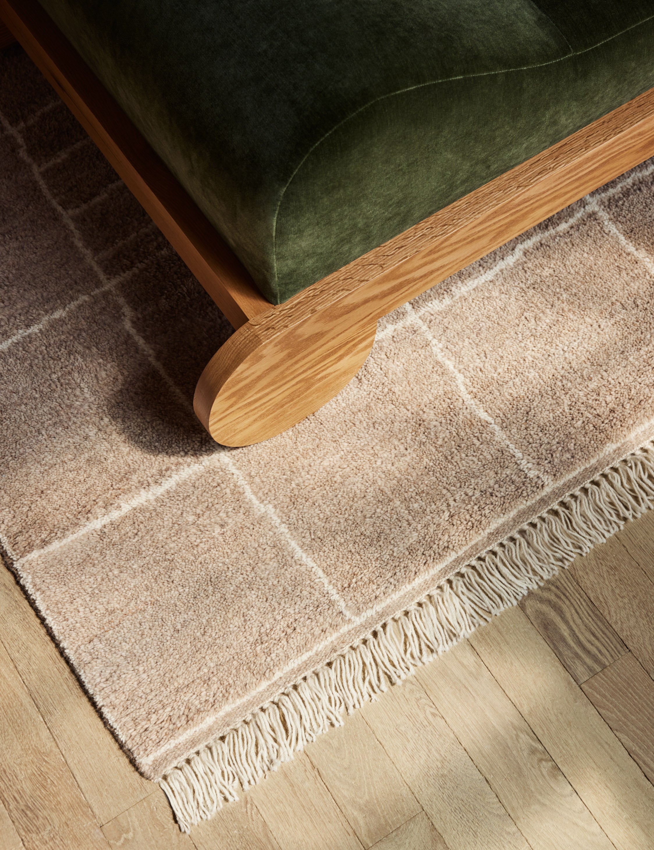 Ionic Daybed - Thumbnail 4