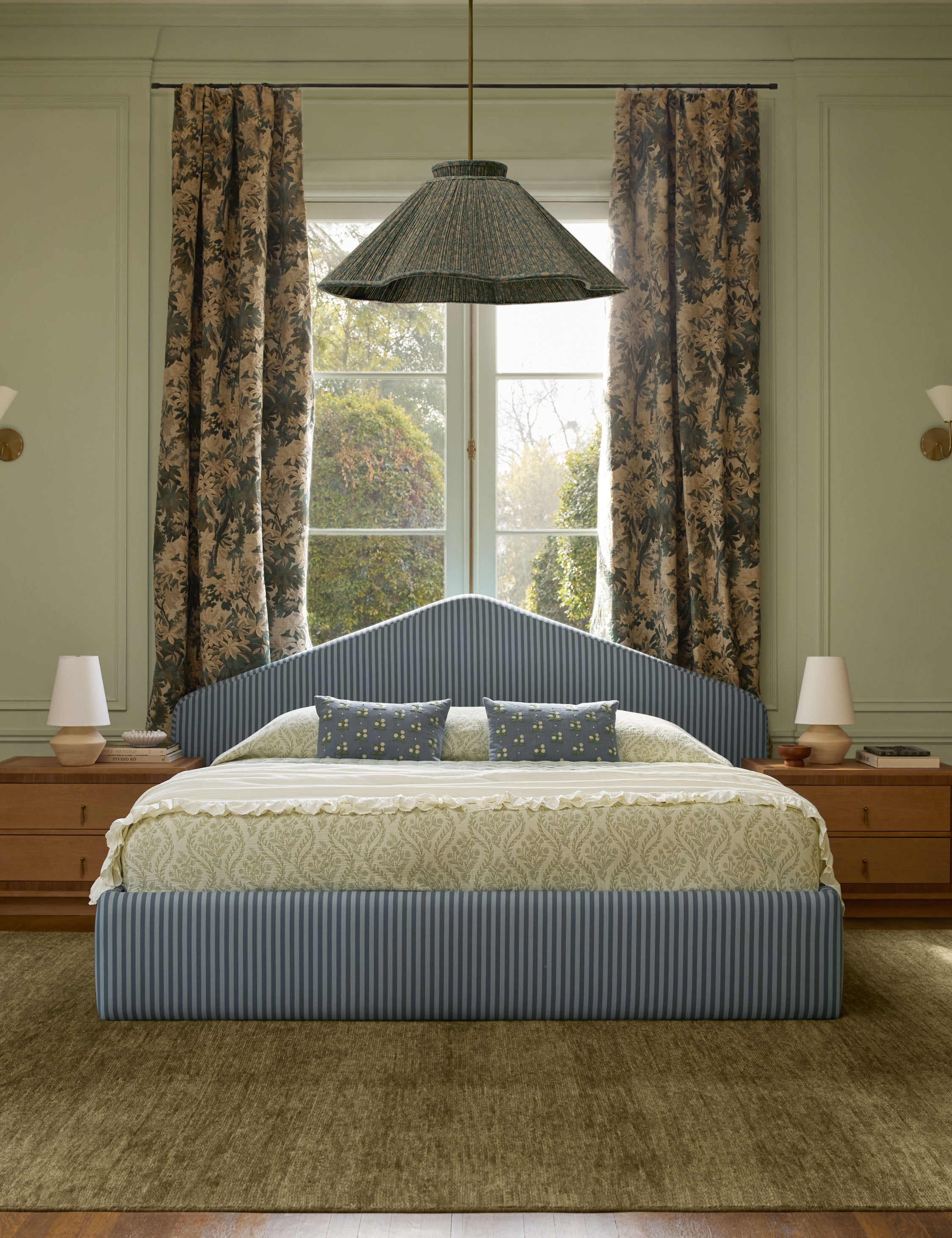 Katcher Platform Bed - Thumbnail 2