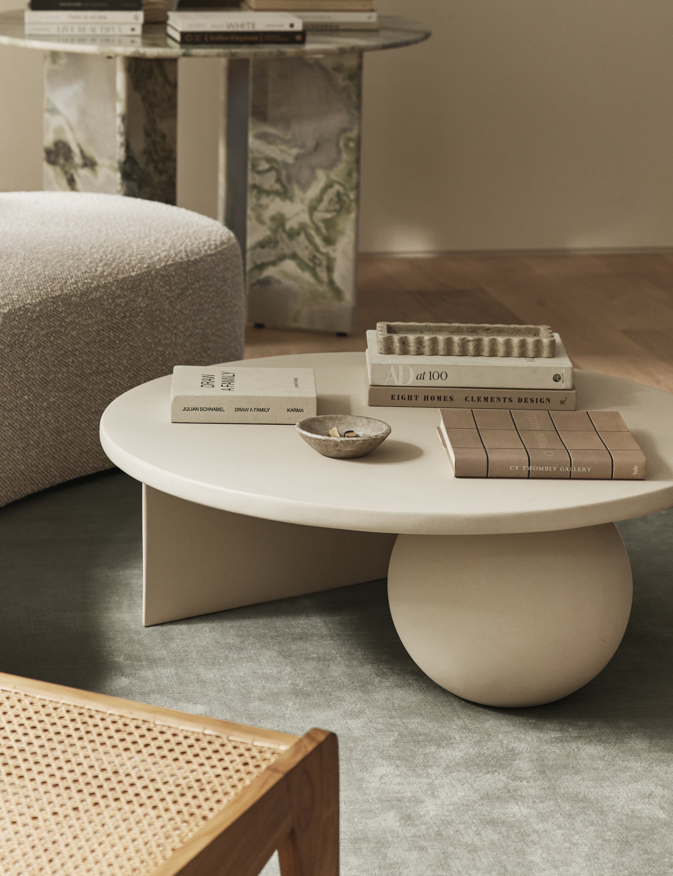 Lulu and Georgia Amaya Coffee Table - Thumbnail 4
