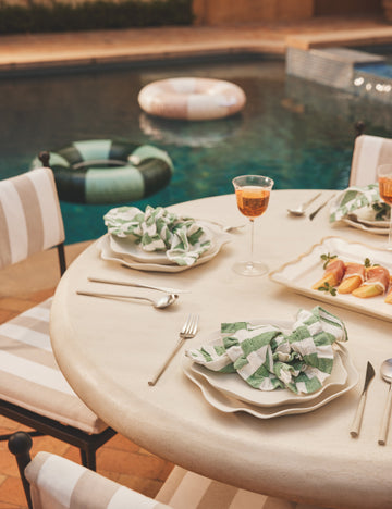 #color::colette-in-beige #style::rectangular-platter