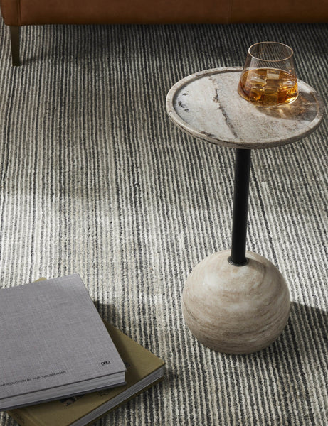 #color::antique-white-marble