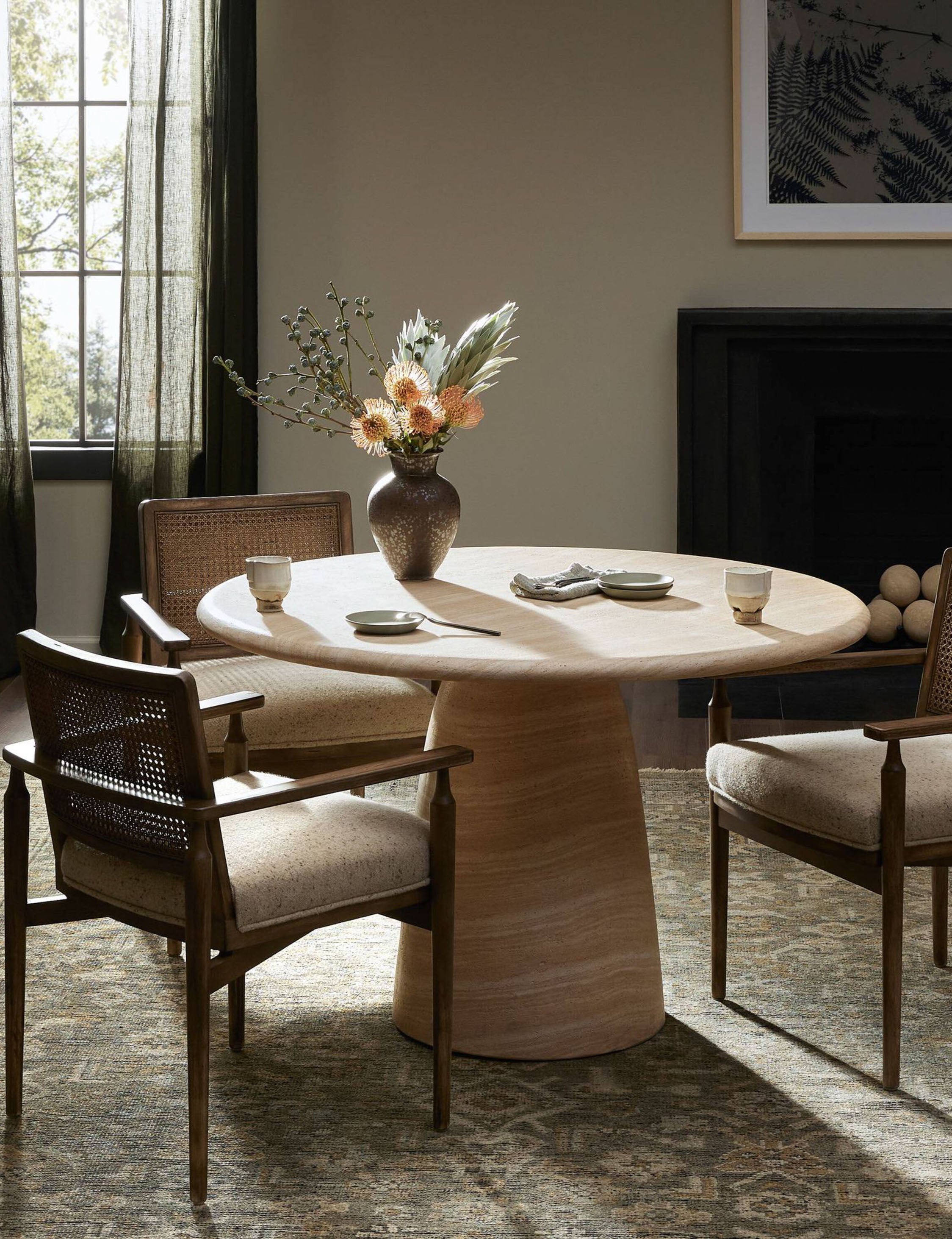 Vinci Round Dining Table - Thumbnail 2