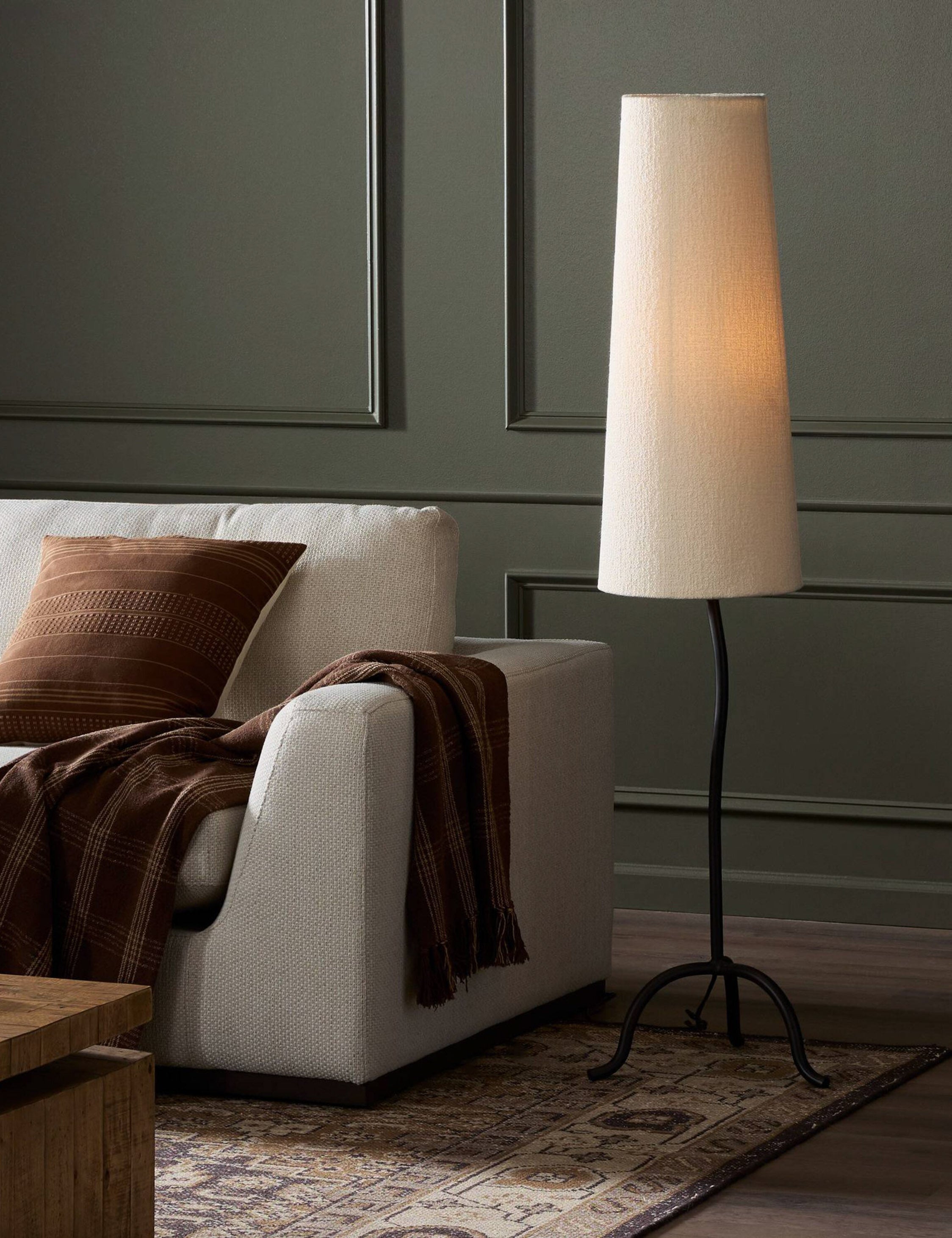 Justino Tripod Floor Lamp