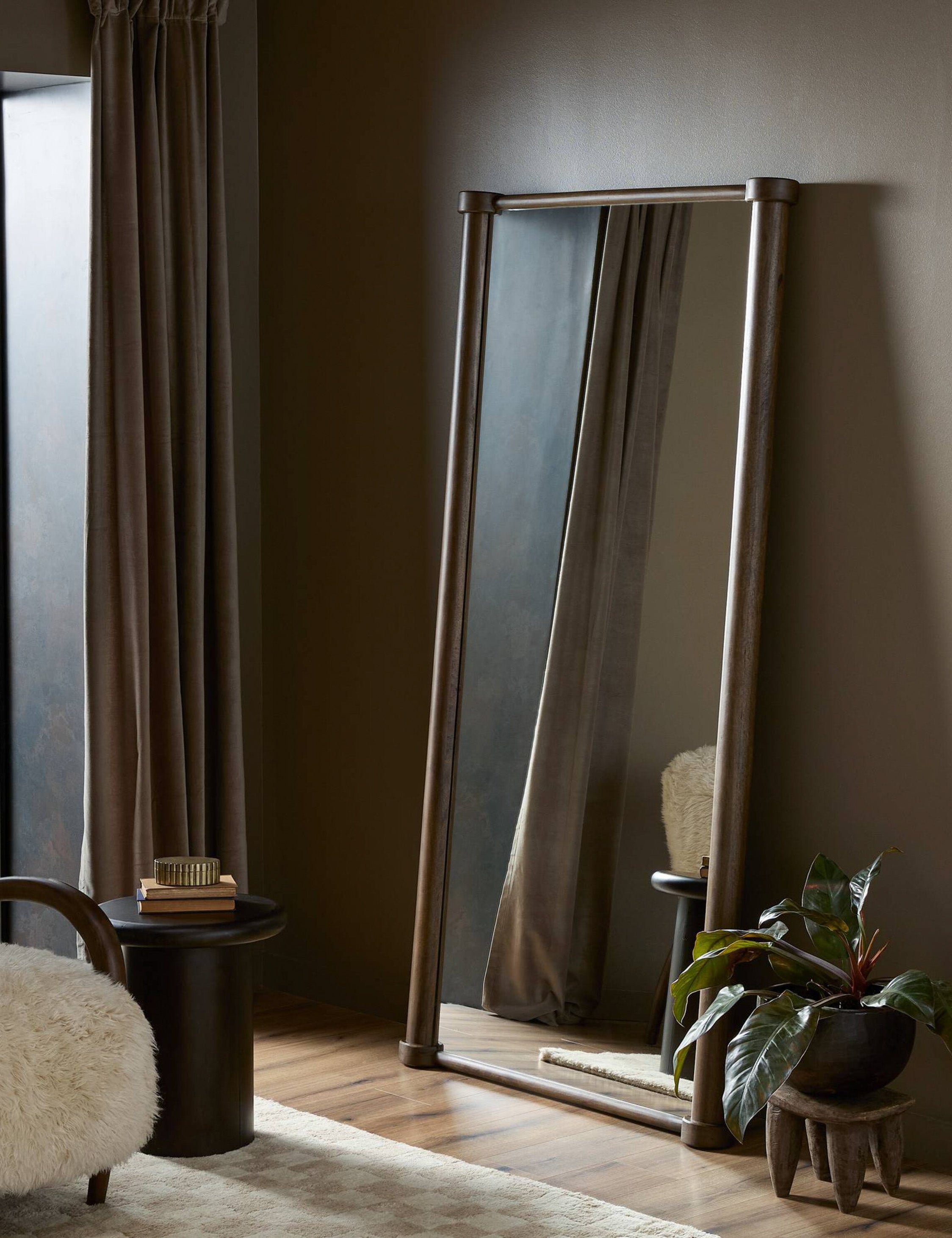 Lulu and Georgia Christos Floor Mirror - Thumbnail 4