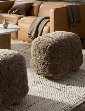 Rajah Ottoman : Taupe Shearling