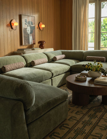 #color::plum-and-sand #style::bolster #fill type::with-feather-down-insert 