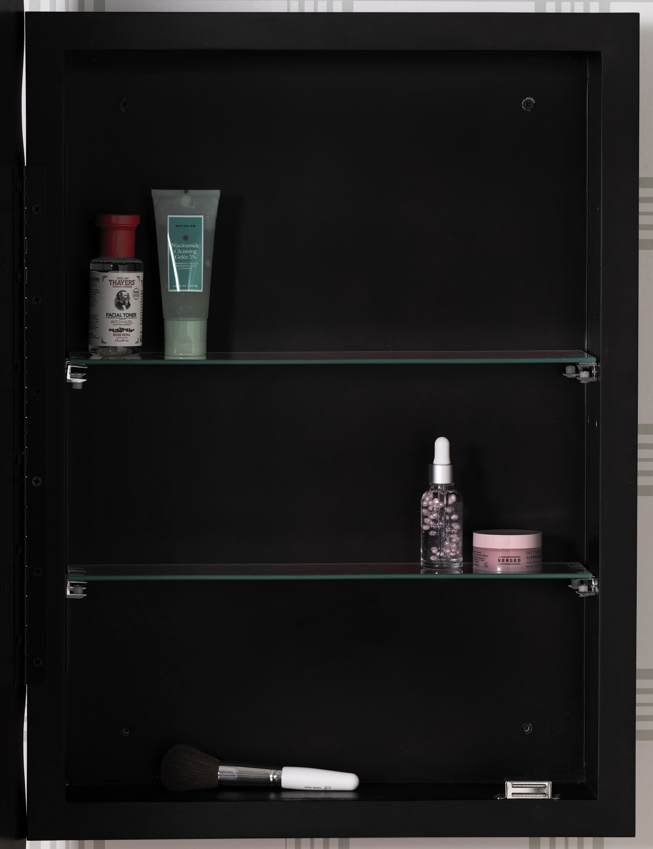 Lulu and Georgia Haston Medicine Cabinet - Thumbnail 4