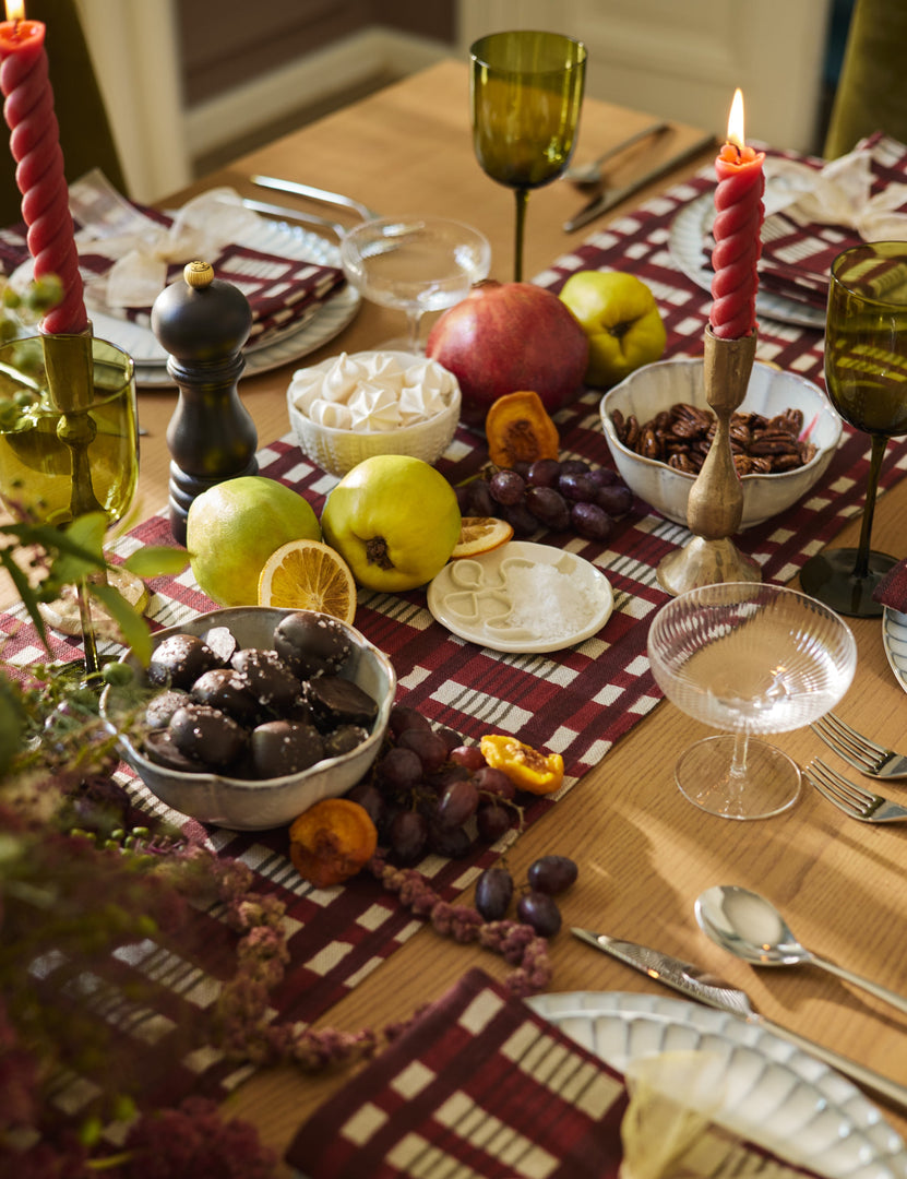 #color::cherry #style::tablerunner-90- #style::tablerunner-120-