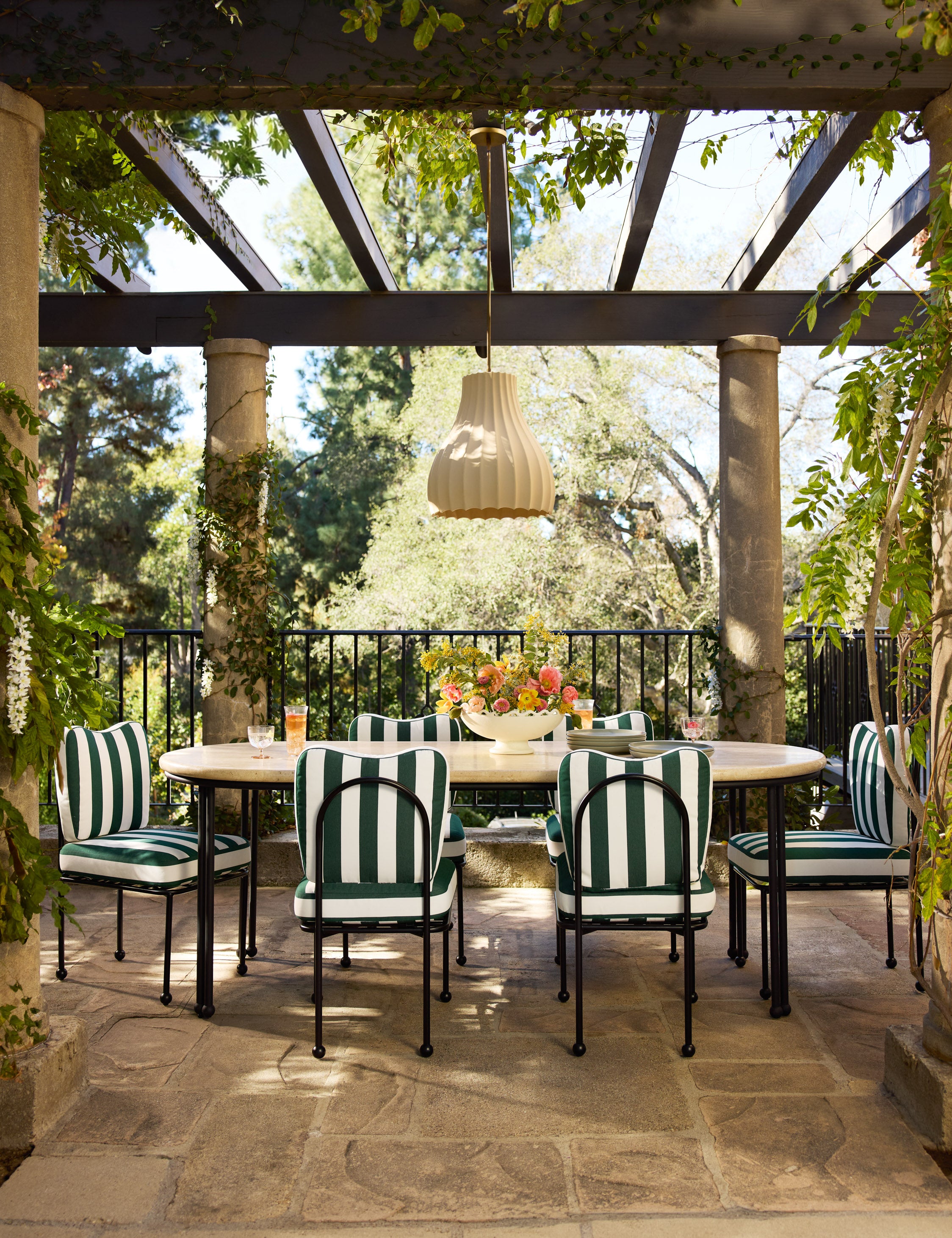 Lanata Outdoor Oval Dining Table
