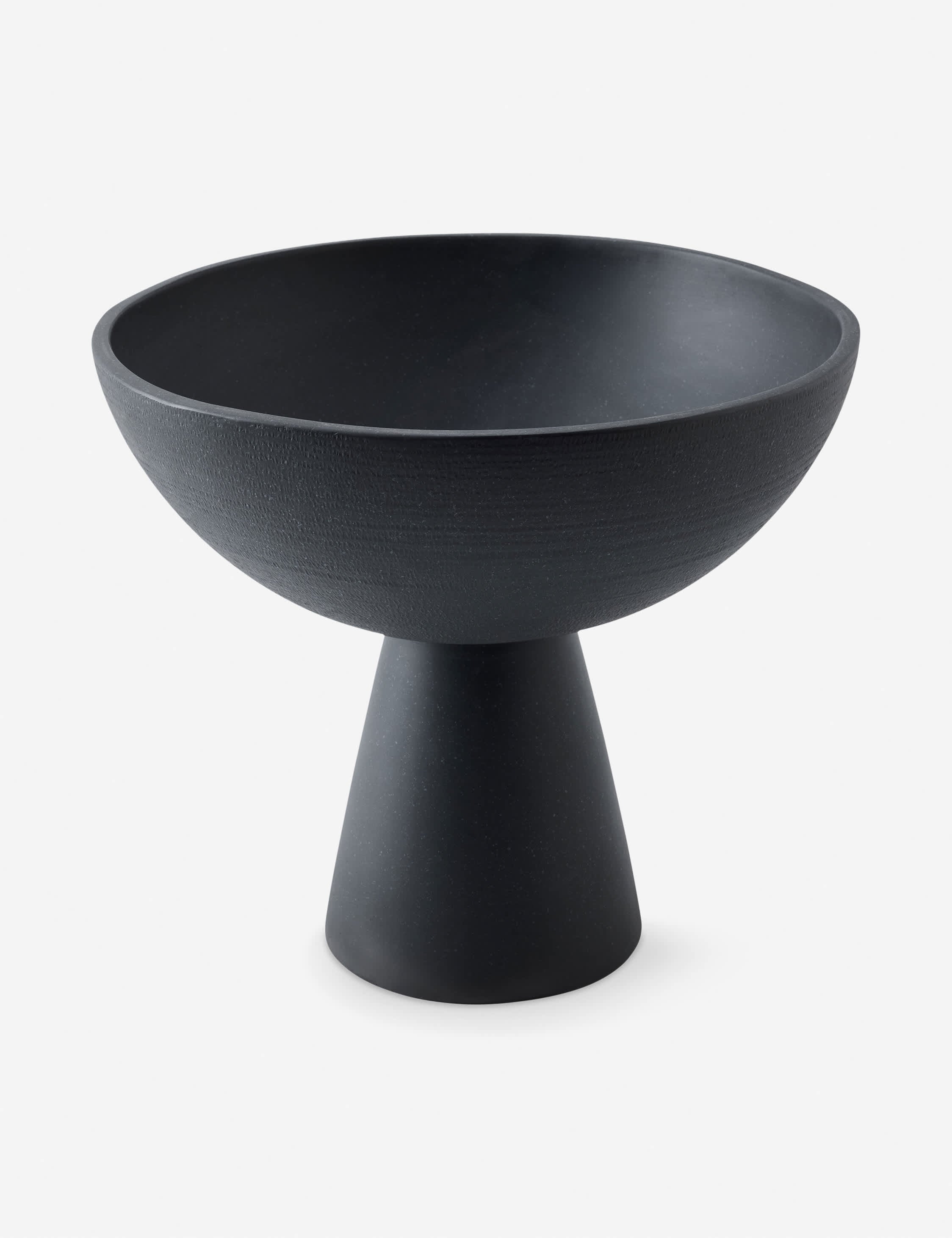 #color::black #size::large