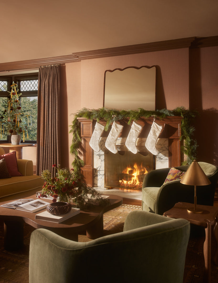 #color::cool-brown #size::large #size::small 