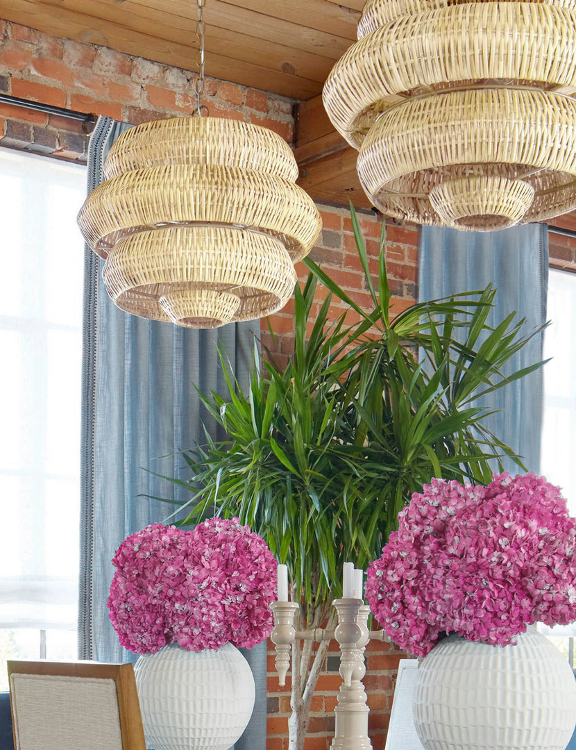 #color::white #size::22.5-dia