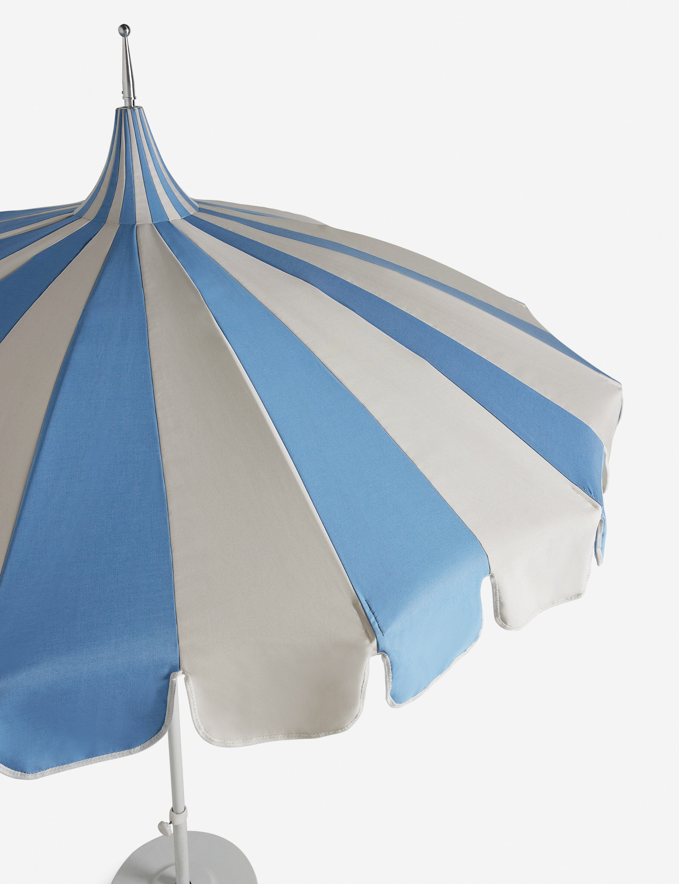 Aamu 8'6" Pagoda Outdoor Umbrella - Thumbnail 4