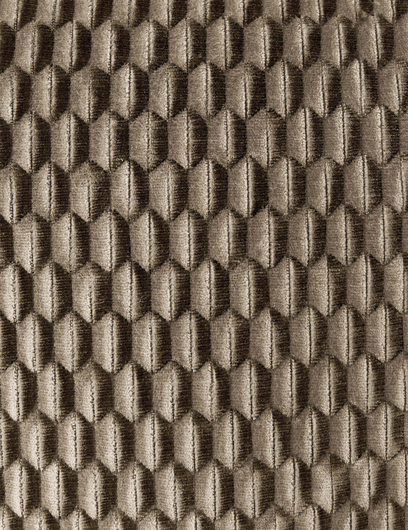 #color::fawn #style::square #style::lumbar