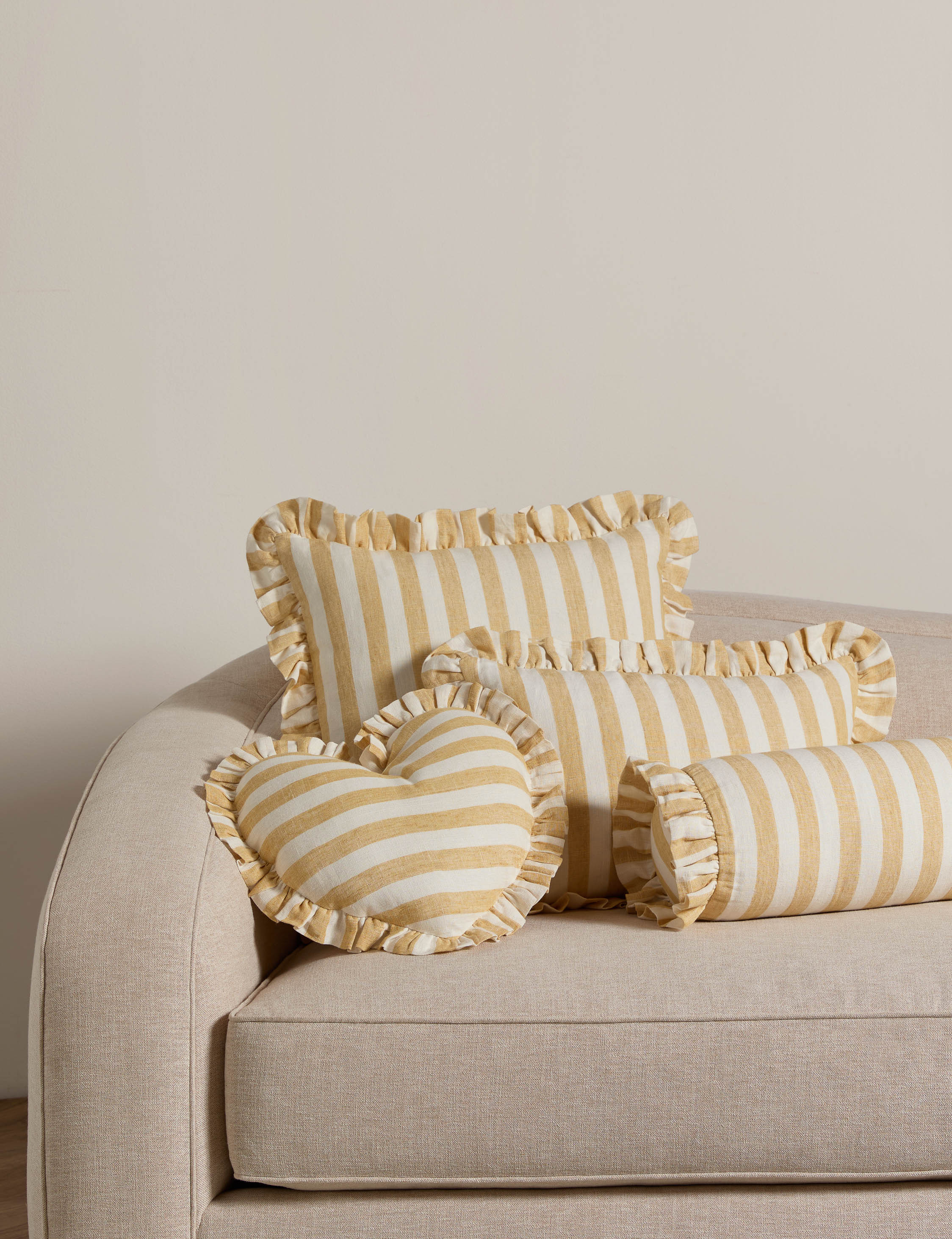 Lulu and Georgia Amaroso Linen Ruffle Pillow - Thumbnail 5