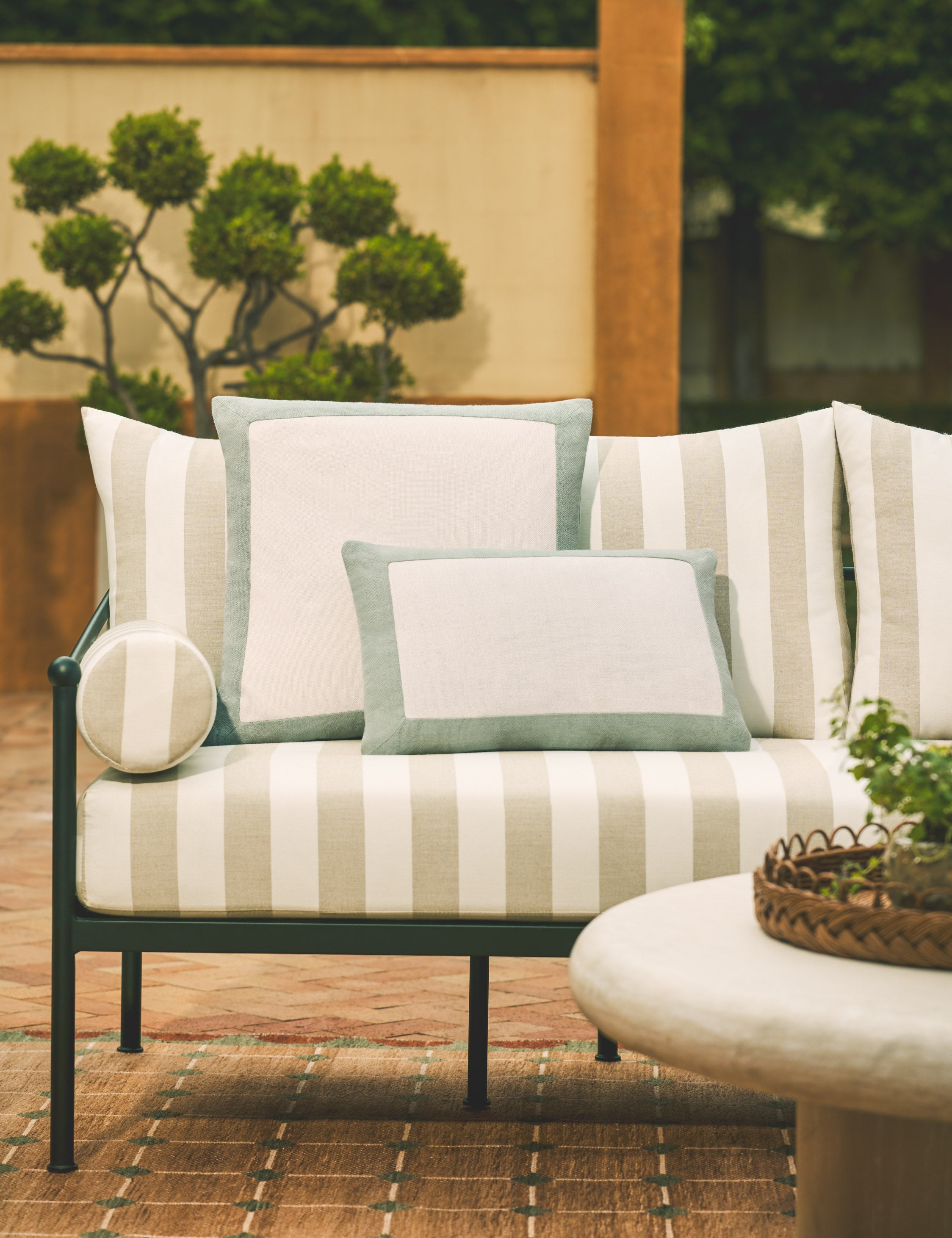 #color::seafoam #size::square #size::lumbar