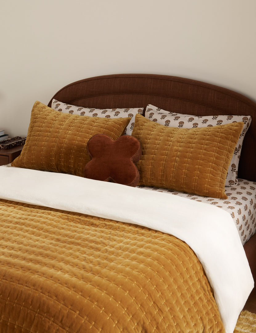 #color::marigold #size::standard #size::king 