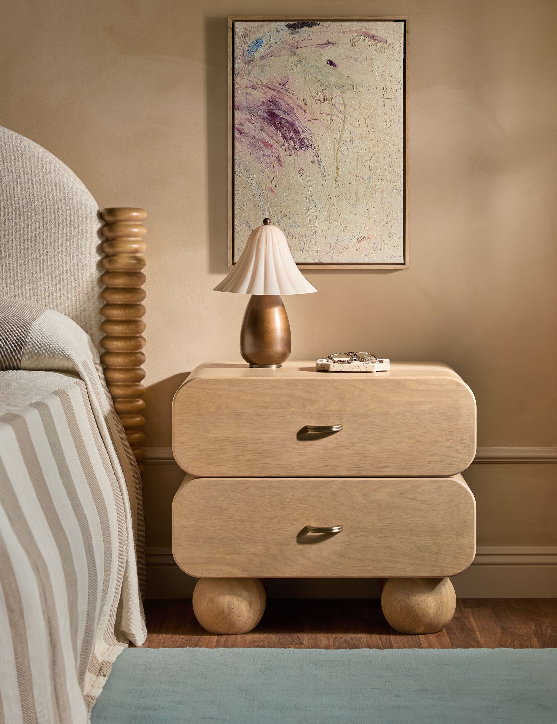 ベージュ ダブルブレスト　バーバリー Barberi Two-Drawer Nightstand
