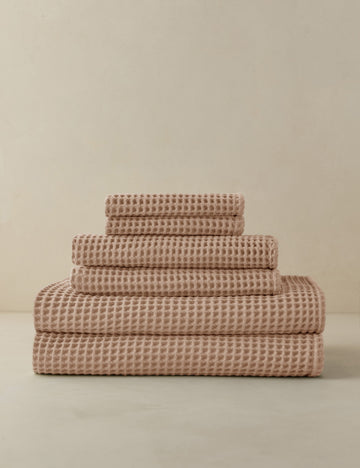 #color::blush #style::bath-towel #style::hand-towel #style::washcloth #style::towel-set