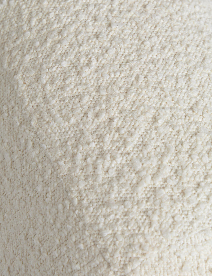 #color::ivory-boucle