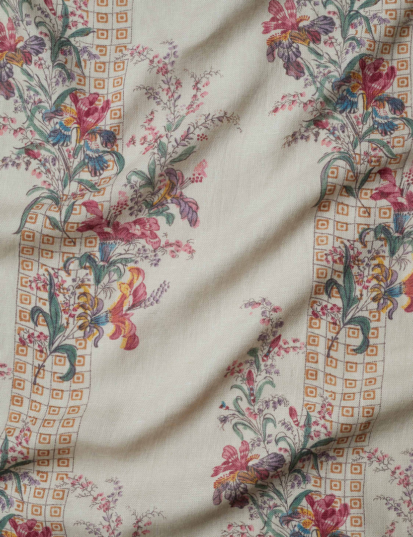 #color::fuchsia-and-gold