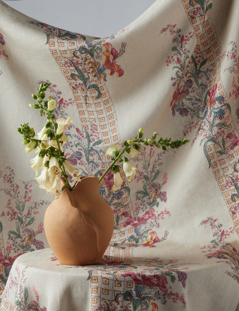 #color::fuchsia-and-gold