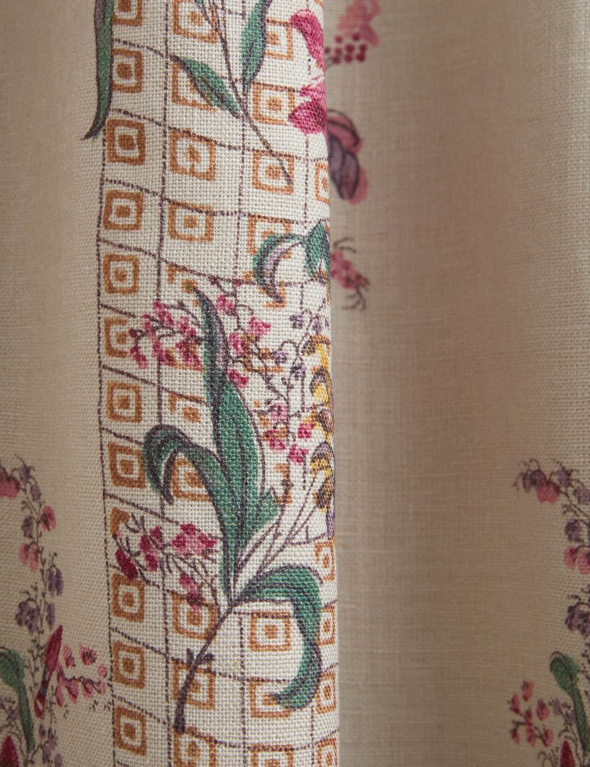 #color::fuchsia-and-gold #size::48--x-84- #size::48--x-96- #size::48--x-108- #size::48--x-120- #lining-type::cotton-lining