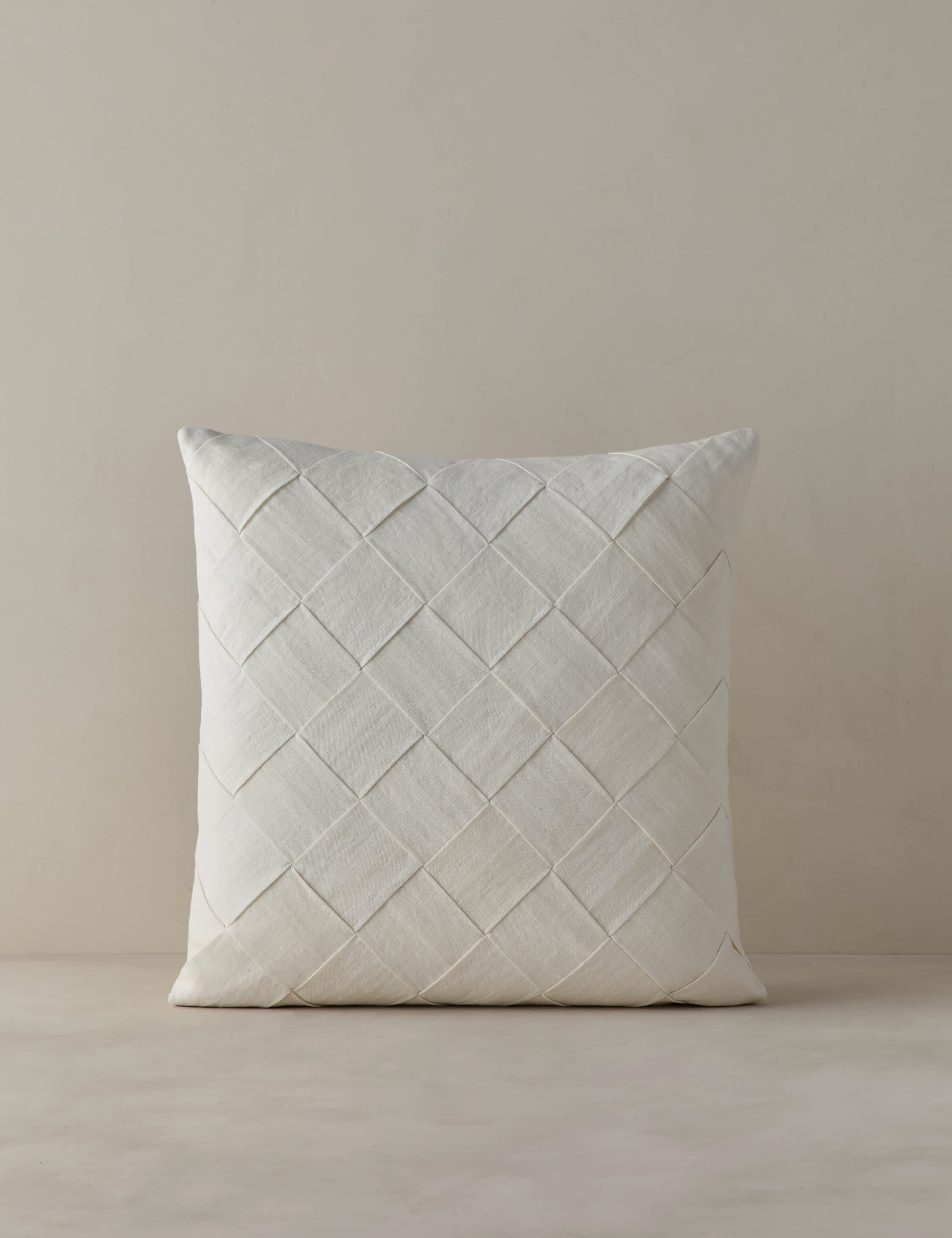 #color::ivory #style::square #fill::pillow-cover-only #fill::with-feather-down-insert