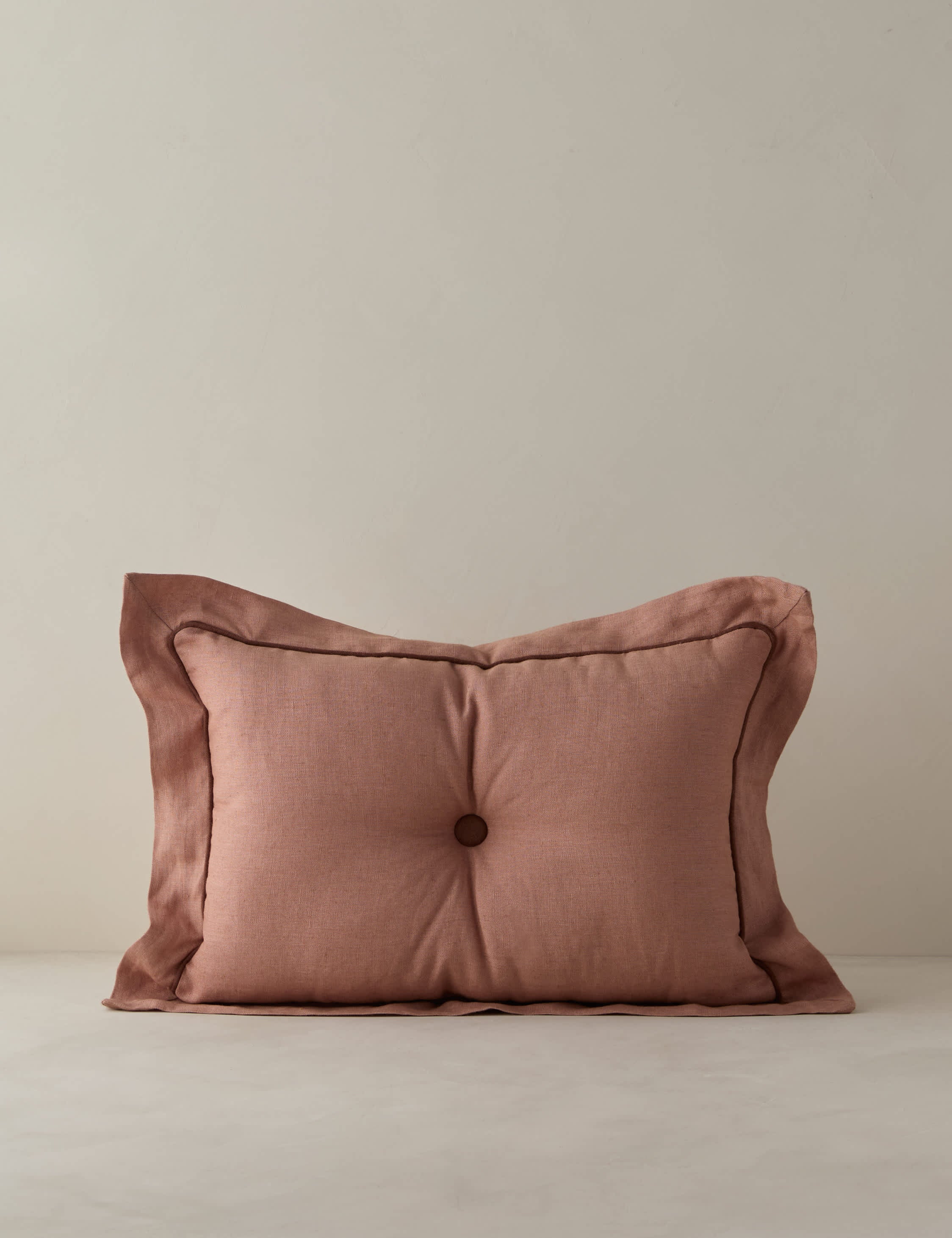 #color::dusty-rose-and-mulled-wine #style::lumbar