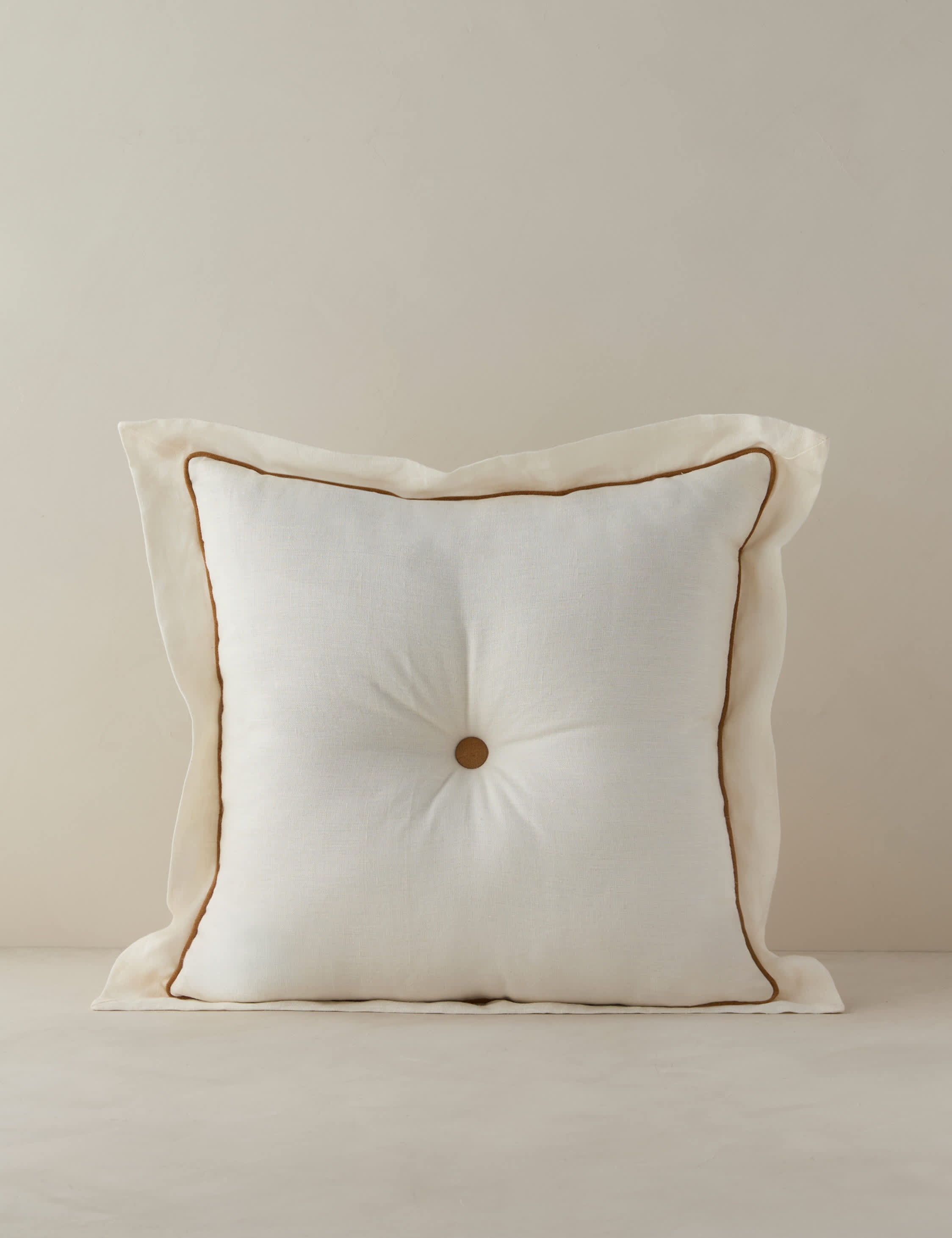 #color::ivory-and-clove #style::square