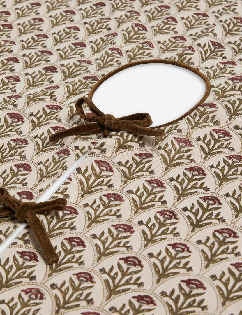 Dov Floral Tree Skirt